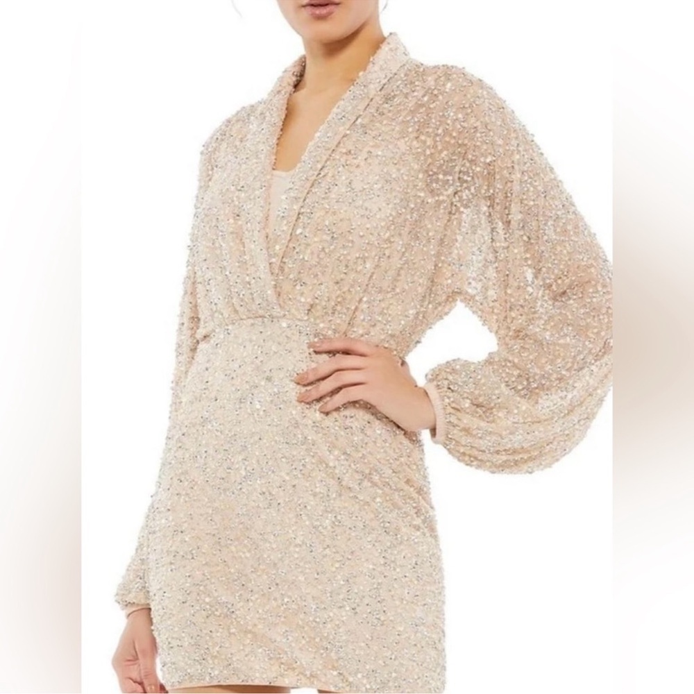 Mac Duggal Sparkling Cream Dress
BRAND NEW WITHOUT TAG